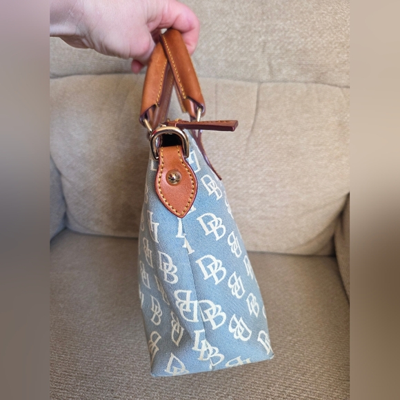 Dooney & Bourke - Picture 9 of 10